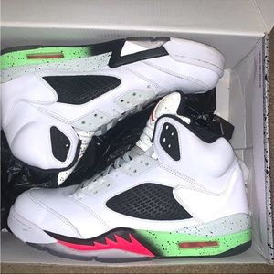 AIR JORDAN 5 V RETRO USED SIZE 12 WHITE INFRARED POISON GREEN 136027 NO BOX